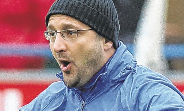Leidenschaftlich an der Seitenlinie: Siernings neuer Trainer Yahya Genc Foto: Moser