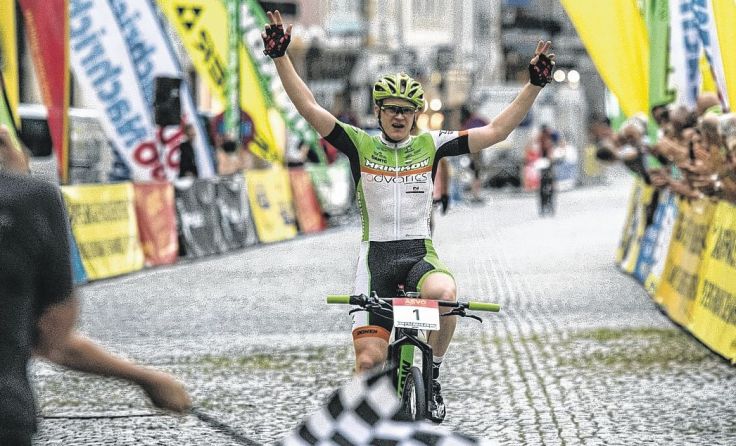 Dominik Hrinkow gewinnt das Citykriterium in 38.35 Minuten. Foto: Eisenbauer