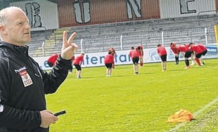 Gerhard Schweitzer schwingt künftig das Trainerzepter in Vöcklamarkt. Foto: Hofer