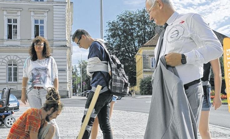 Die Gymnasiasten mussten verschiedene Alltagsaufgaben erledigen.