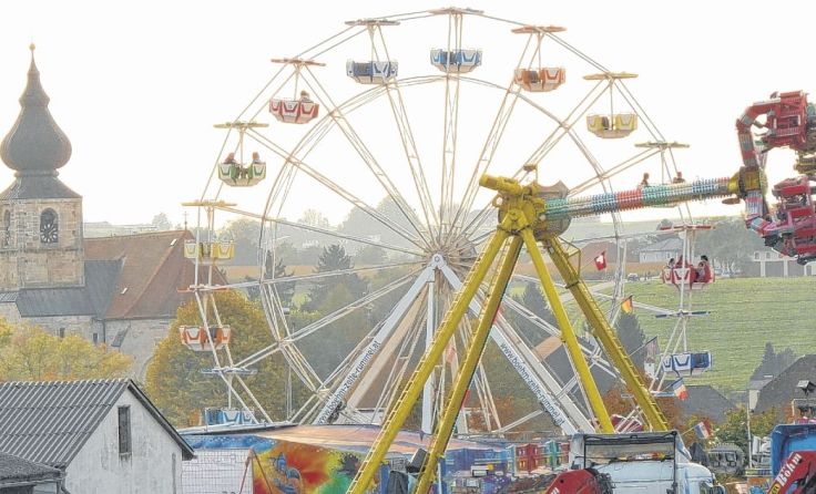 Der Kirtag in Adlwang zieht Besucher aus der ganzen Region an. Foto: geh