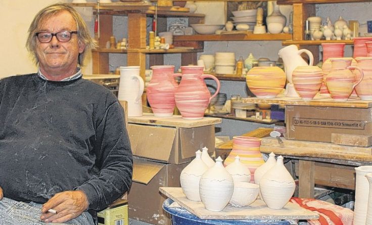 Alois Pelzguter in seiner Werkstatt im Dunklhof