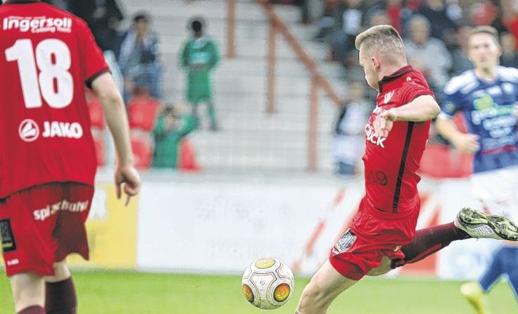 Mirsad Sulejmanovic trifft mit einem Schuss aus 18 Metern zum 2:1 für Vorwärts Steyr. Foto: Moser