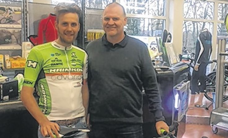 Neuzugang Mattia De Marchi (links) mit Teammanager Alexander Hrinkow