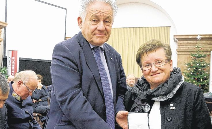 Erika Strutzenberger mit Landeshauptmann Josef Pühringer Foto: Land OÖ/Kraml