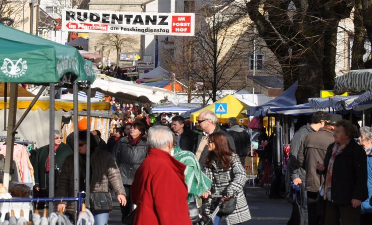 Das Kirtagsgeschehen startet in Sierning am Dienstag um 9 Uhr. 