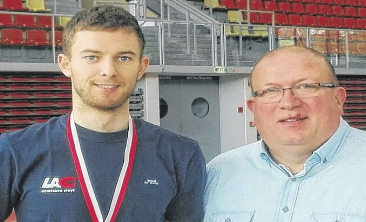 Landesmeister Philip Mayrhofer mit LAC-Amateure-Präsident Fritz Steinparz