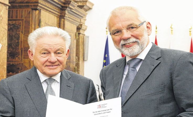 Landeshauptmann Josef Pühringer mit Herbert Kain Foto: Land OÖ/Kraml