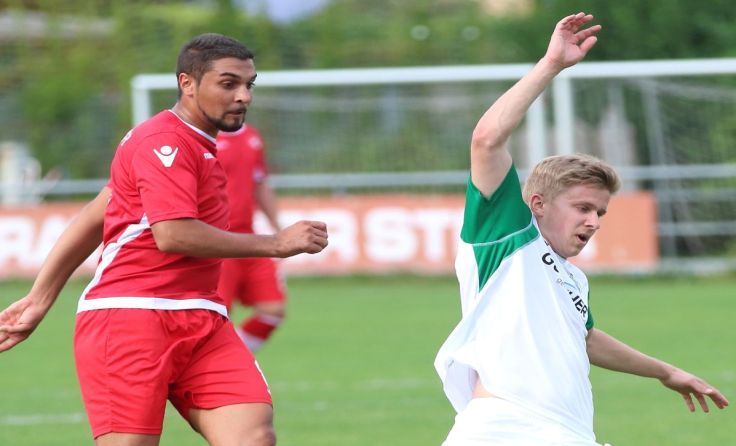 Lukas Schodermayr (rechts) und dem Atsv Stein reicht ein Punkt zum Titel. Foto: Moser