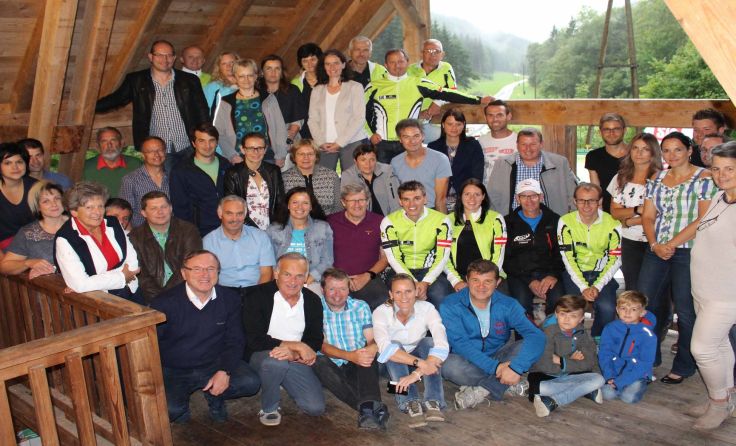 Viele helfende Hände machen das Powerman-Comeback möglich.