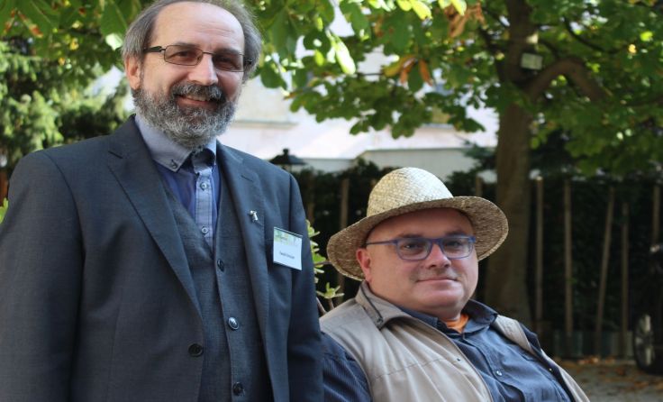 Ewald Kreuzer (links) und Wolfgang Glaser vom Verein pro homine 