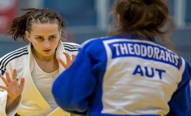 Laura Fink (links) im Finale gegen Asimina Theodorakis Foto: Sellner Fotografie