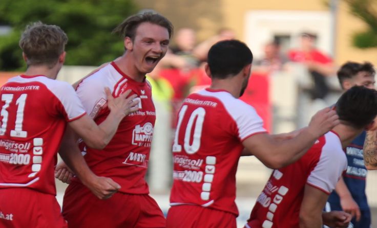 Nico Wimmer bejubelt sein Tor zum 1:0. Foto: Moser
