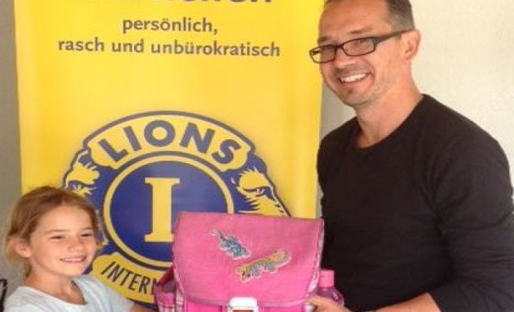 Jürgen Resch und Tochter Marie Christine freuen sich über viele Spenden.