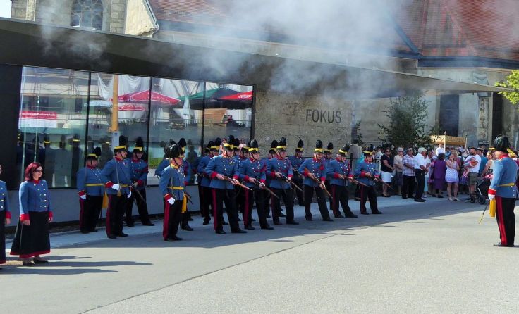 Bei den Festen in der Gemeinde ist die Bürgergarde stets dabei.