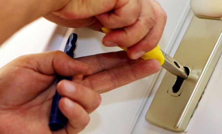 Viele Wohnungstüren sind nicht ausreichend gut gesichert. Foto: Weihbold