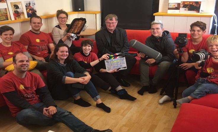 Bischof Manfred Scheuer schaute bei der Steyrer Filmcrew vorbei. Foto: Katholische Jugend