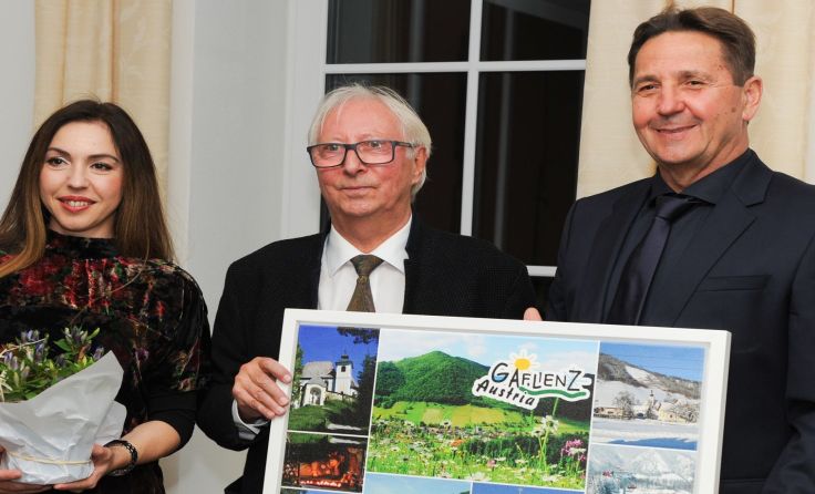 Von links: Iris Ukic-Kotarac, Günther Kellnreitner, Stipe Petrina Foto: Marktgemeinde Gaflenz