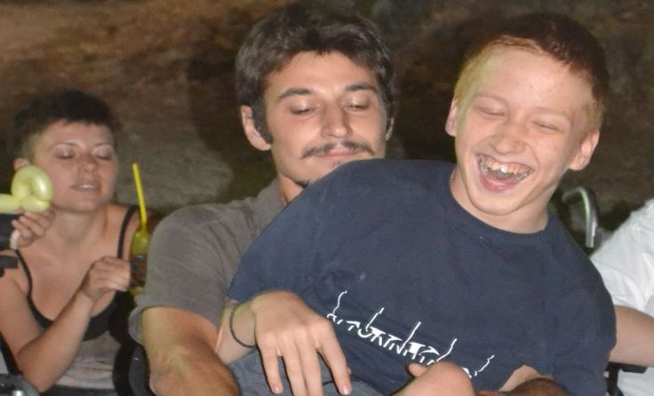 Für den 22-jährigen Christos wird ein Diktiergerät gesucht. Foto: Trompeter