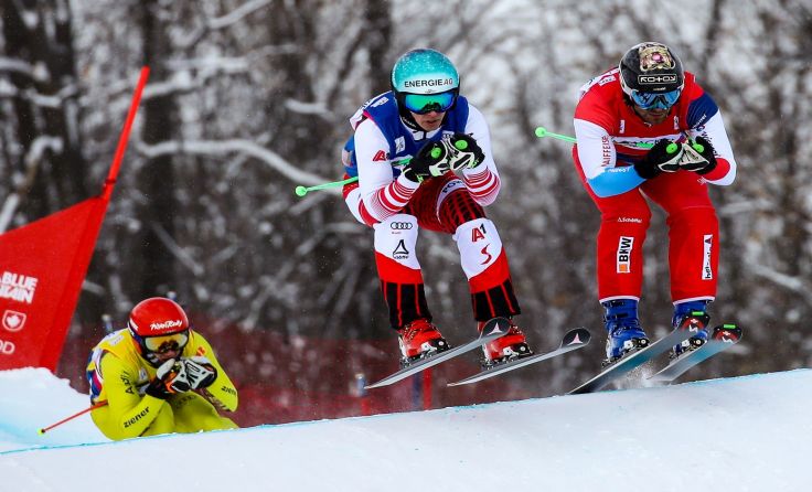 Johannes Rohrweck (Mitte) erreicht in Kanada sein viertes Weltcup-Podest. Foto: GEPA/Matic Klansek