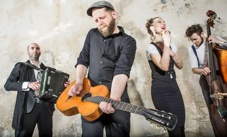 Martin Spangler und seine Bandkollegen präsentieren moderne Wienerlieder. Foto: Astrid Knie