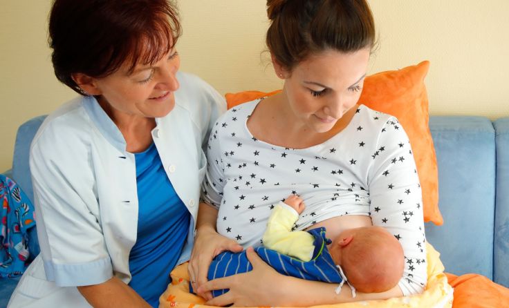 Maria Großauer begleitet Mutter und Kind als Stillbeauftragte. Foto: OÖG