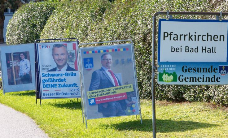 Die FPÖ hat keine eigenen Plakate für ihren Bürgermeister-Kandidat gedruckt. Foto: geh