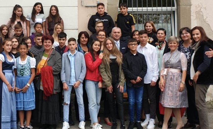 Die dritten Klassen der NMS Promenade mit dem Lehrerteam aus Herceg Novi. Foto: NMS Promenade
