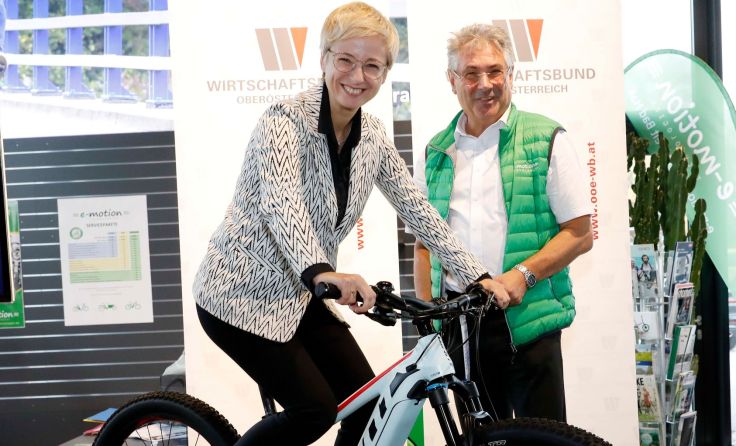 Doris Hummer mit e-motion-Chef Adi Mittendorfer Foto: Kunasz