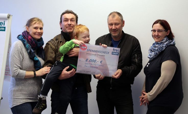 Die Familie Kemptner aus Dietach freut sich über eine 2.000-Euro-Spende. Foto: privat