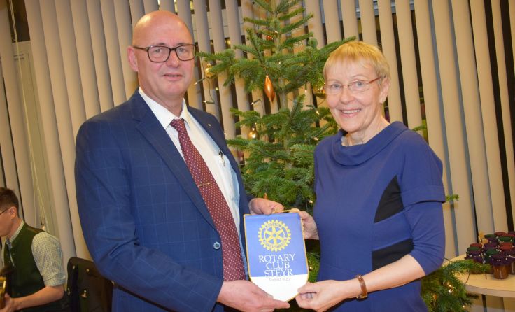 Rotary-Präsident Christian Moser und Direktorin Leopoldine Halbmayr Foto: LPBZ Christkindl