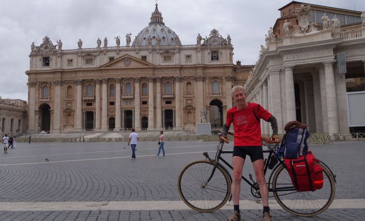 Mit dem Rad fuhr Trometer einst zum Papst nach Rom. Foto: privat