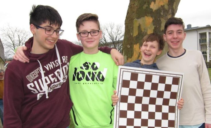 Die strahlenden Bezirkssieger, von links: Tamas, Kevin, Johannes und Moritz Foto: privat