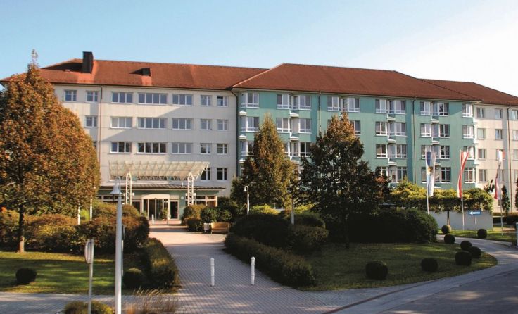 Vorerst dürfen nur Patienten mit akutem Rehabedarf ins Klinikum nach Bad Hall kommen. Foto: HCC