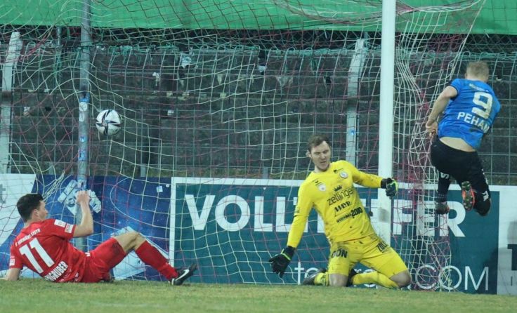 David Peham (rechts) traf zum 1:1. Foto: Moser