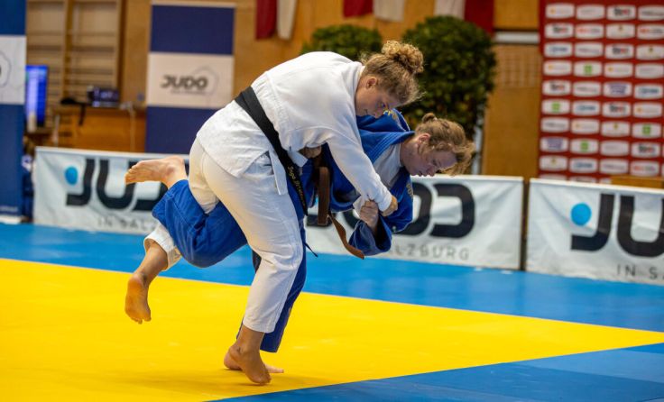 Rosalie Wöss (in Blau) wurde Dritte bei der Staatsmeisterschaft. (Foto: Oliver Sellner)