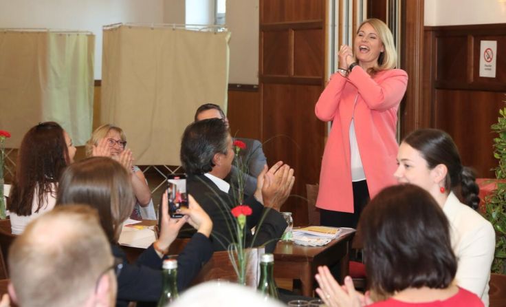 Katrin Auer nach Bekanntgabe des Wahlergebnisses. (Foto: K. Mader)