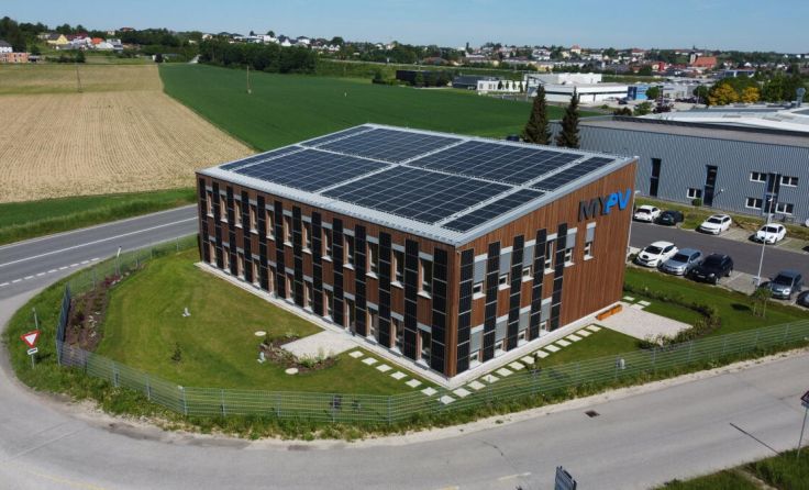 Das vor einem Jahr eröffnete Firmengebäude. (Foto: my-PV)
