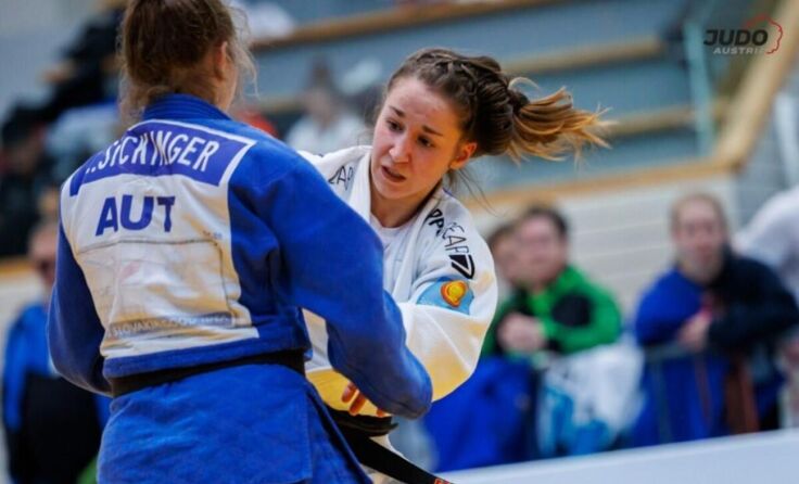 Carina Klaus-Sternwieser (r.) (Foto: Sellner Photography)