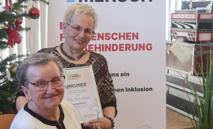 Erika Strutzenberger (links) übergab an Hermine Rahofer (Foto: Fokus Mensch)