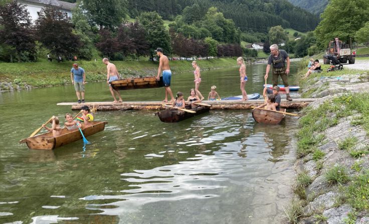 Eine Besatzung im Sautrog besteht aus zwei Personen. (Foto: Zusammen für Reichraming)