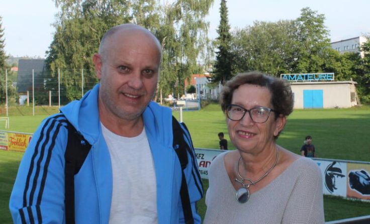 Michael Sitter mit Amateure-Präsidentin Ingrid Weixlberger (Foto: rh)