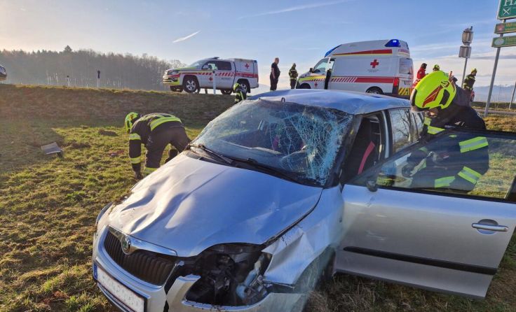 Unfall in der Langen Gasse (Foto: FF Neuzeug-Sierninghofen)