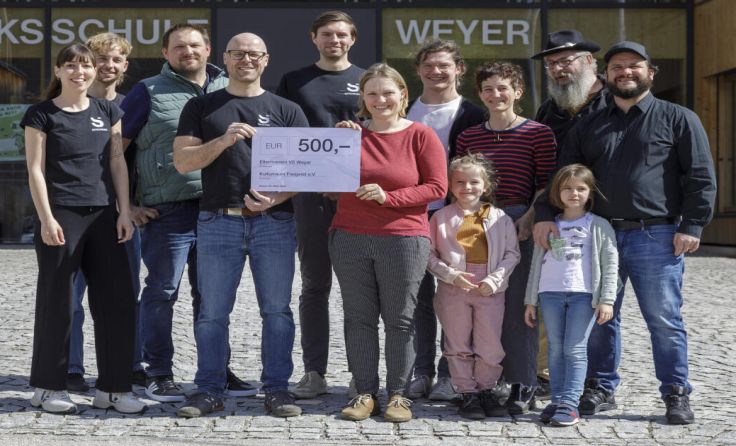 Spendenübergabe an den Elternverein der VS Weyer (Foto: Konrad Neubauer)