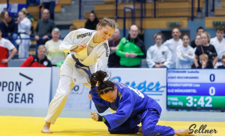 Isabella Stögmann (links) im Finale (Foto: Sellner Photography)