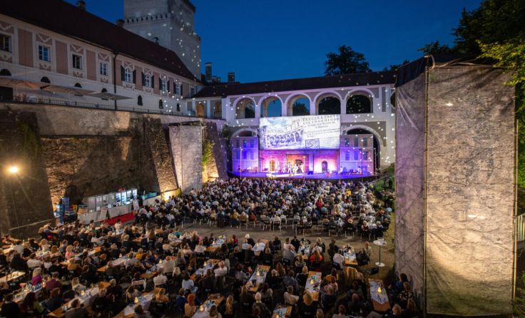 Das Musikfestival findet jährlich im Schlossgraben statt. (Foto: Mayr)