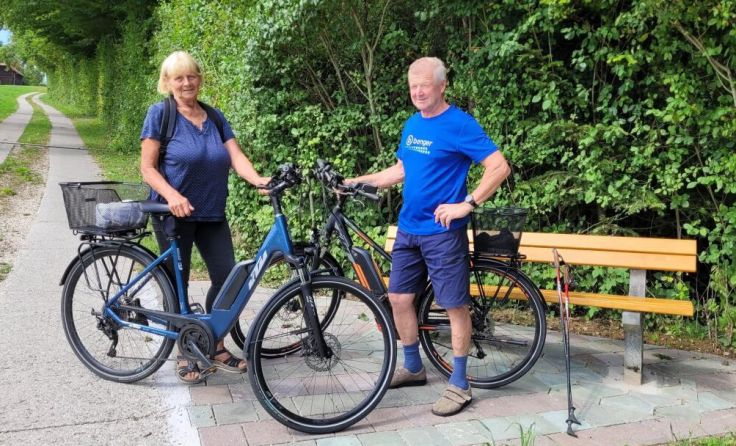 Ruhebankerl laden zum Verweilen ein. (Foto: Ulbrich)