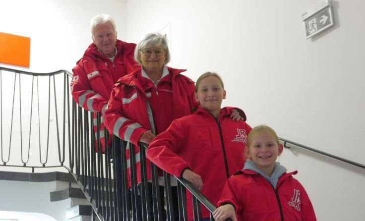 Heinz und Christine Schmidt mit den Enkelkindern Jakob und Rosalie (Foto: OÖRK)