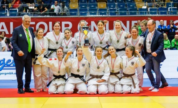 Reichramings Team (Foto: Sellner Photography)