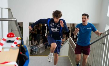 Steyrer HAK-Schüler sprinteten vom Keller in den vierten Stock